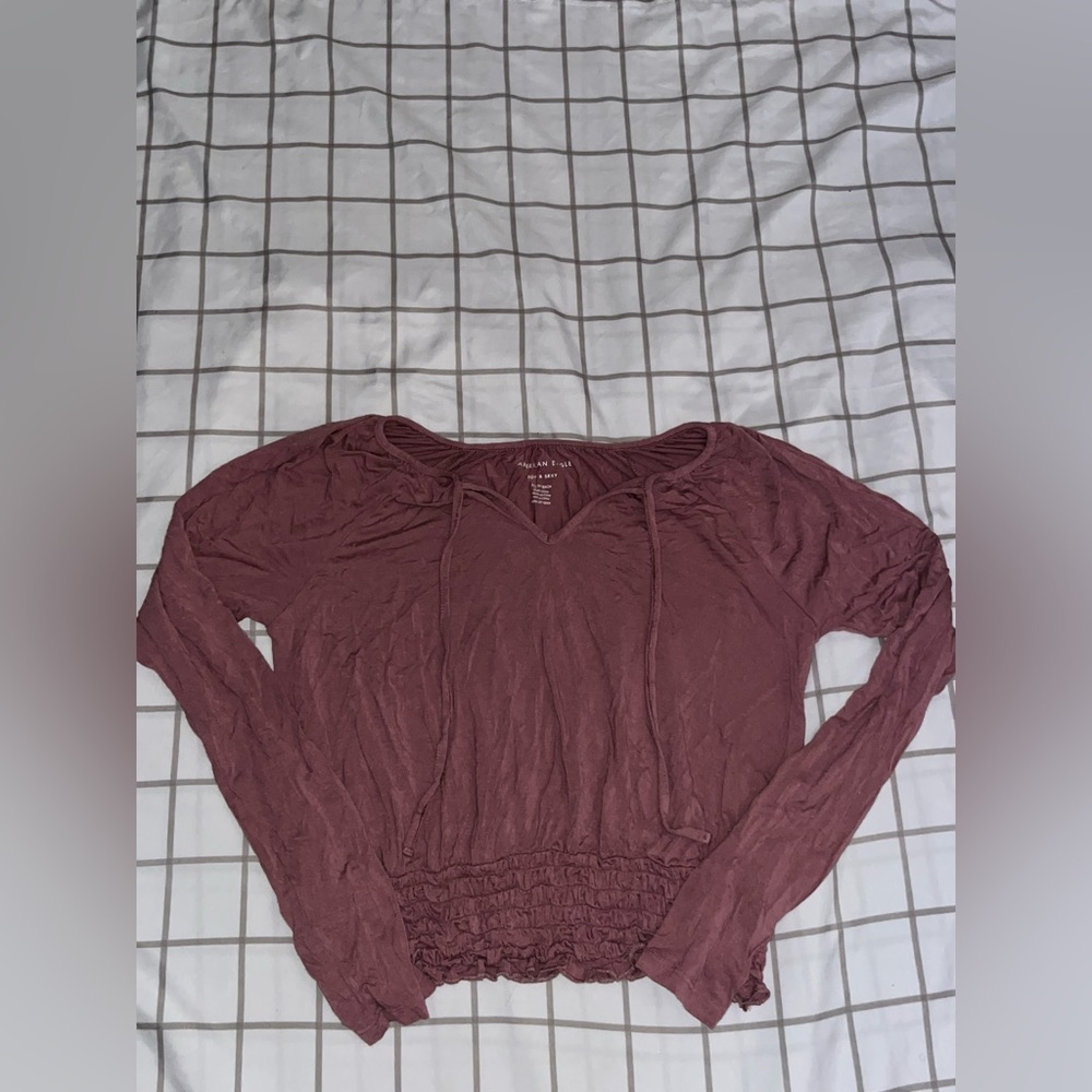 Super cute dusty pink soft n sexy AE top.